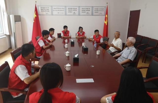 聆聽紅色經(jīng)典，感悟璀璨人生